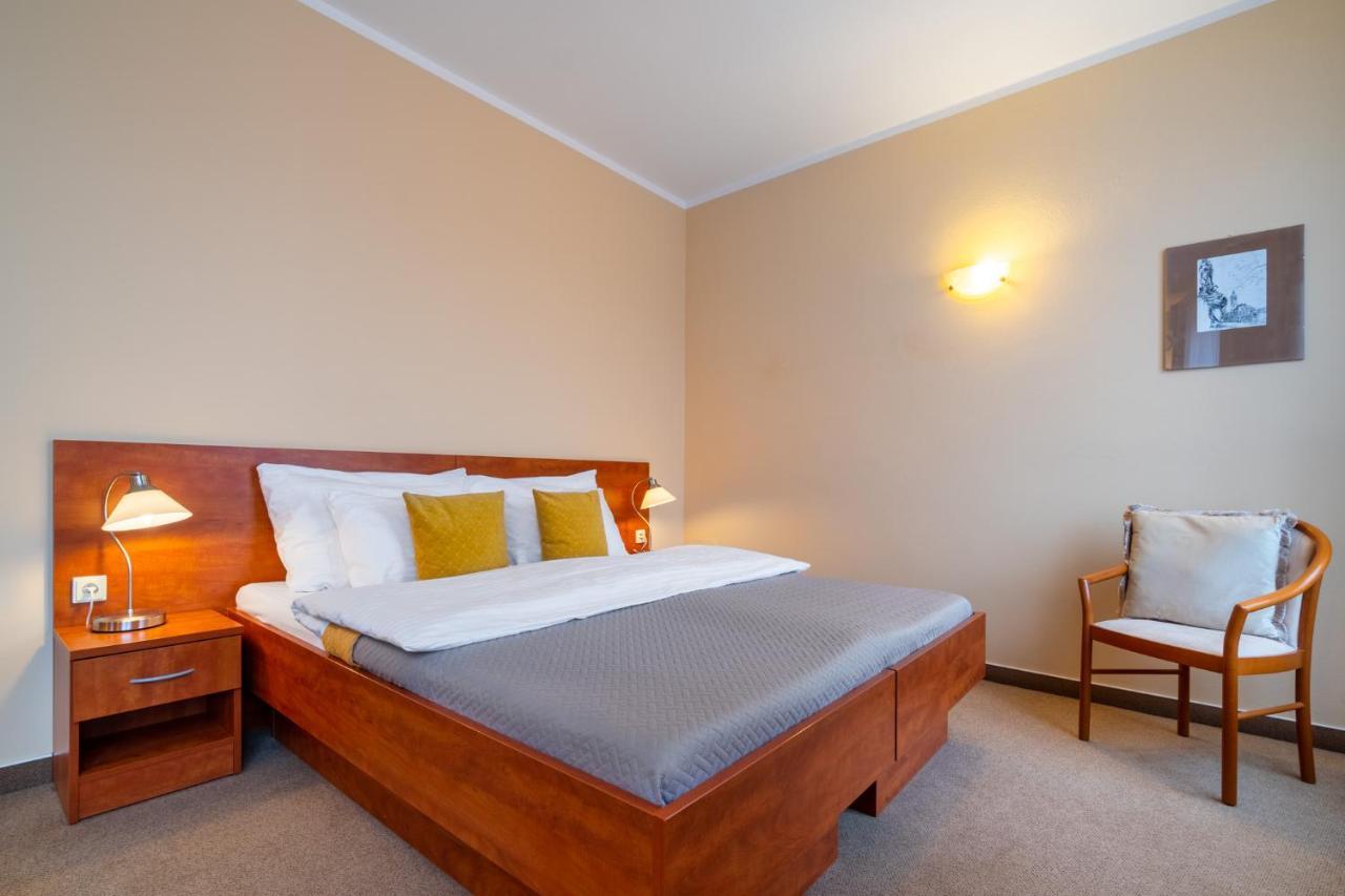 Hotel U Vlasskeho Dvora Kutná Hora Buitenkant foto